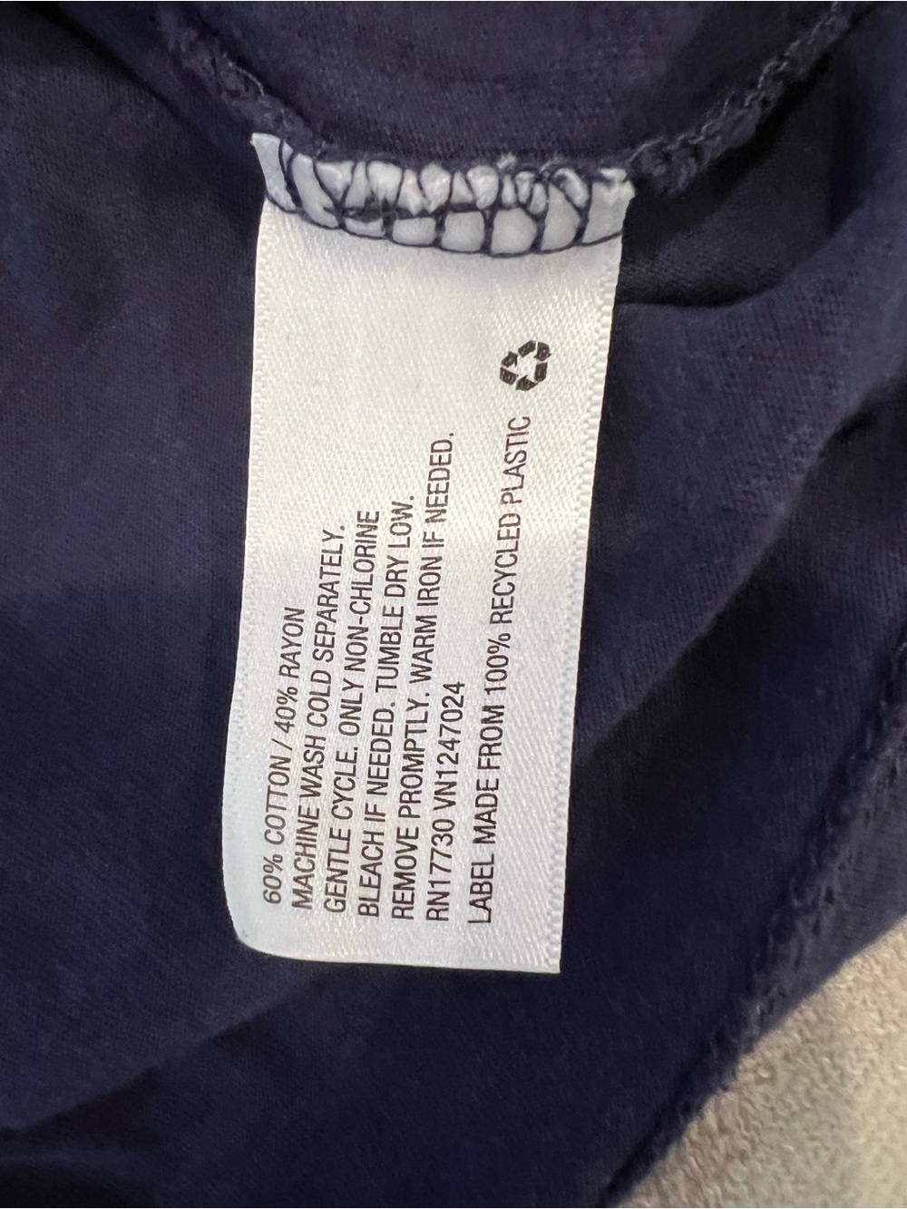 Vineyard Vines Tee Shirt | SZ M | Preowned | every day should feel this good - Picture 6 of 7